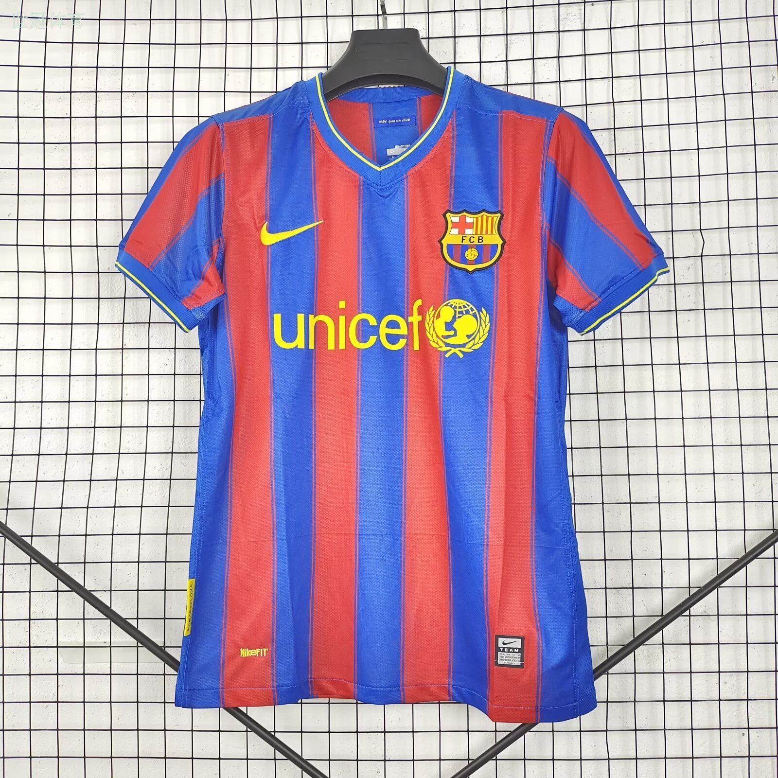 09/10 Barcelona Home Jersey Retro - Classic Red & Blue Stripes Six-Time Champions Messi Version