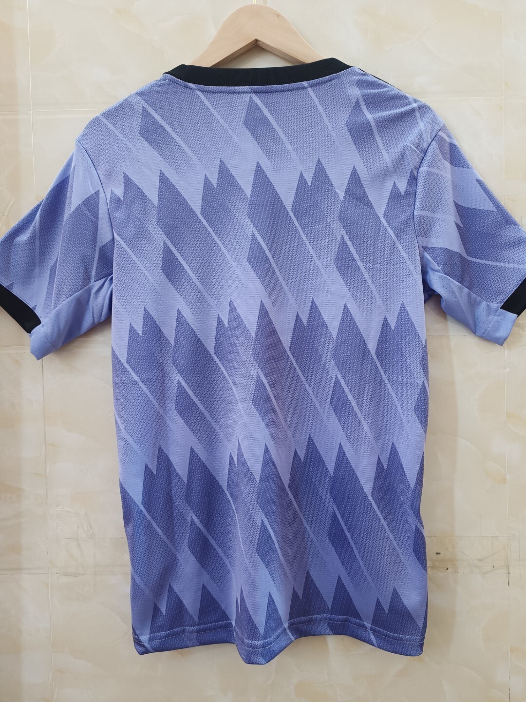 22/23 Real Madrid Away Jersey - Light Purple with Geometric Pattern & Black Accents