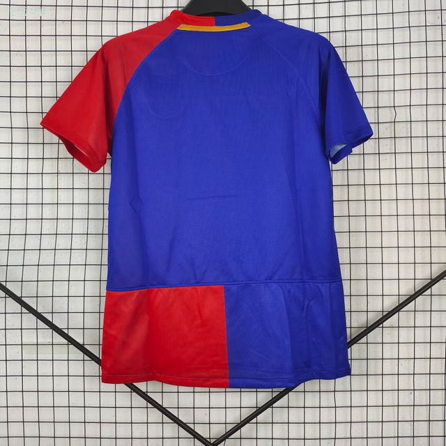 - 08/09 Barcelona Home Jersey