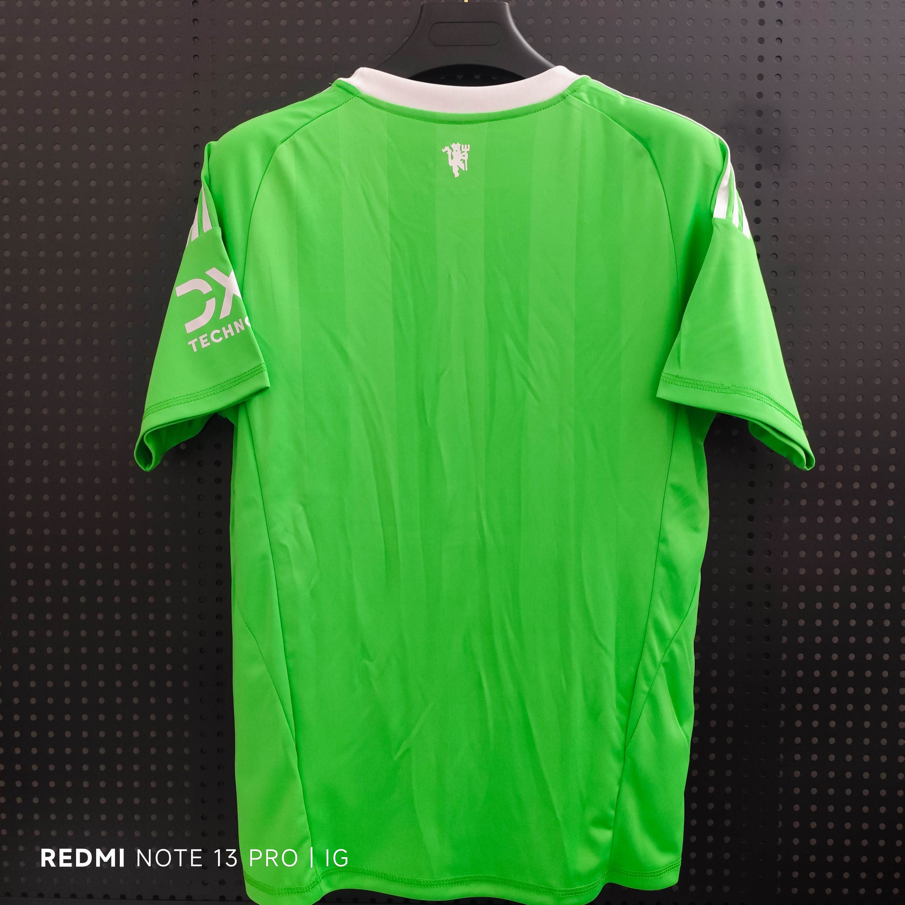 25/26 Manchester United Green Training Jersey - Bright Green with White Accents & Minimalist Design