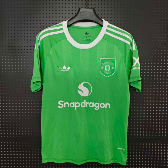 25/26 Manchester United Goalkeeper Jersey - Bright Green with White Accents & Minimalist Design