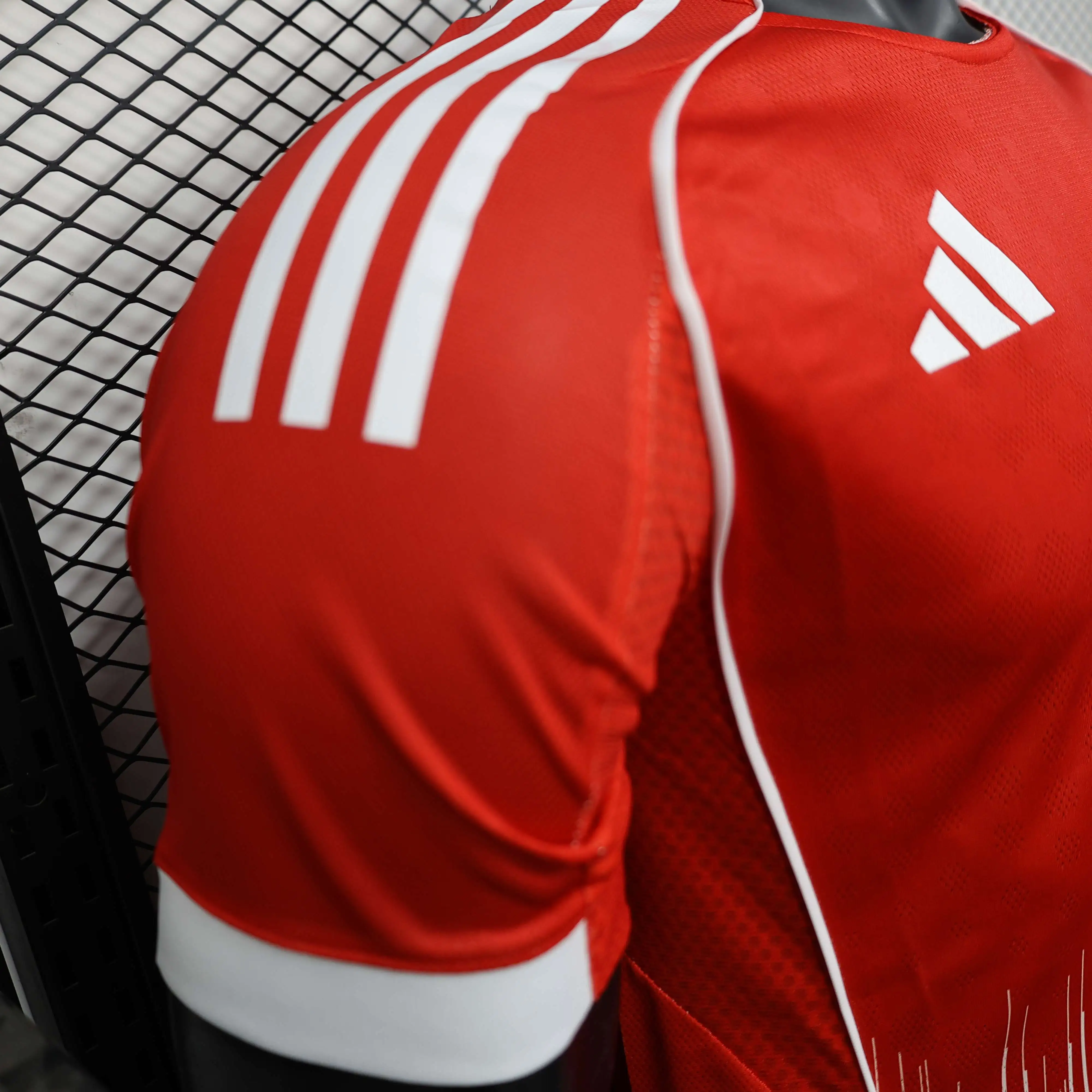 Bayern Munich Home Shirt Player Version Jersey 2025-2026