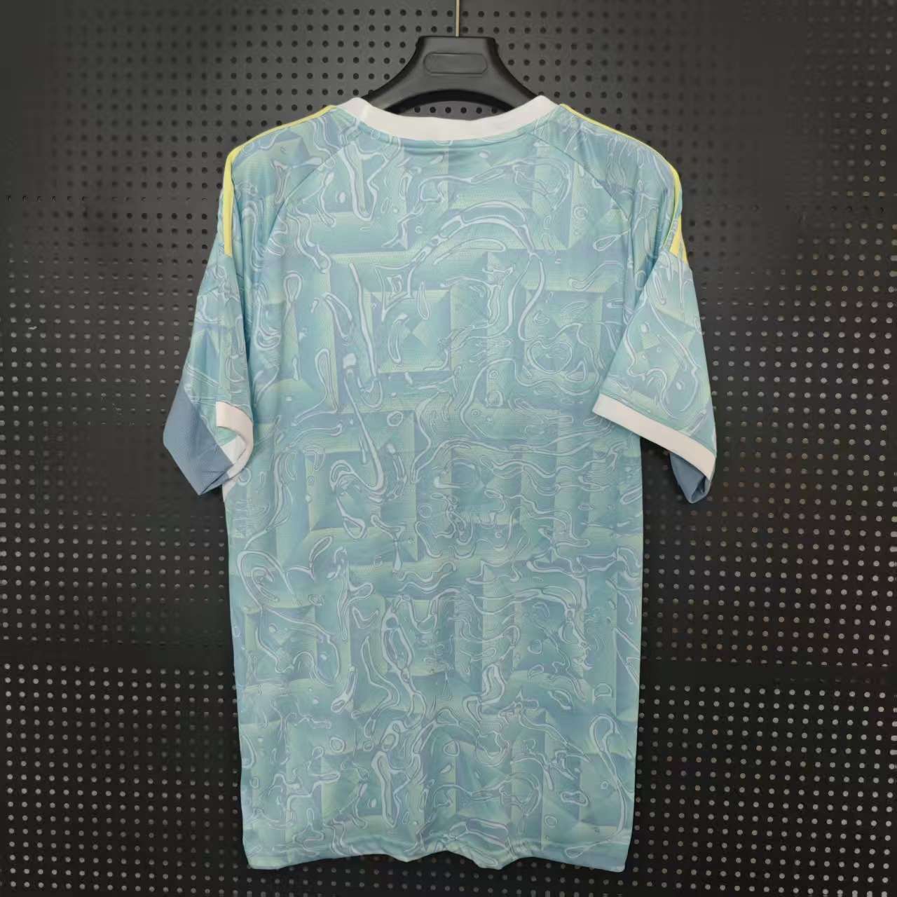 25/26 Juventus Away Jersey - Light Turquoise with Ink Texture Pattern & Yellow-White Accents