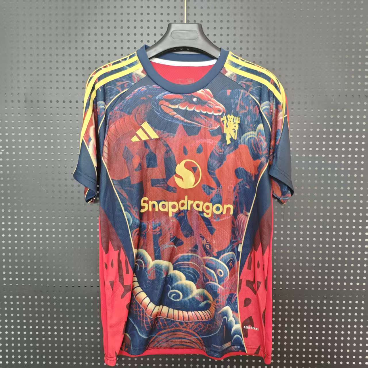 25/26 Manchester United Year of the Snake Limited Jersey - Red-Navy with Chinese Snake & Cloud Pattern