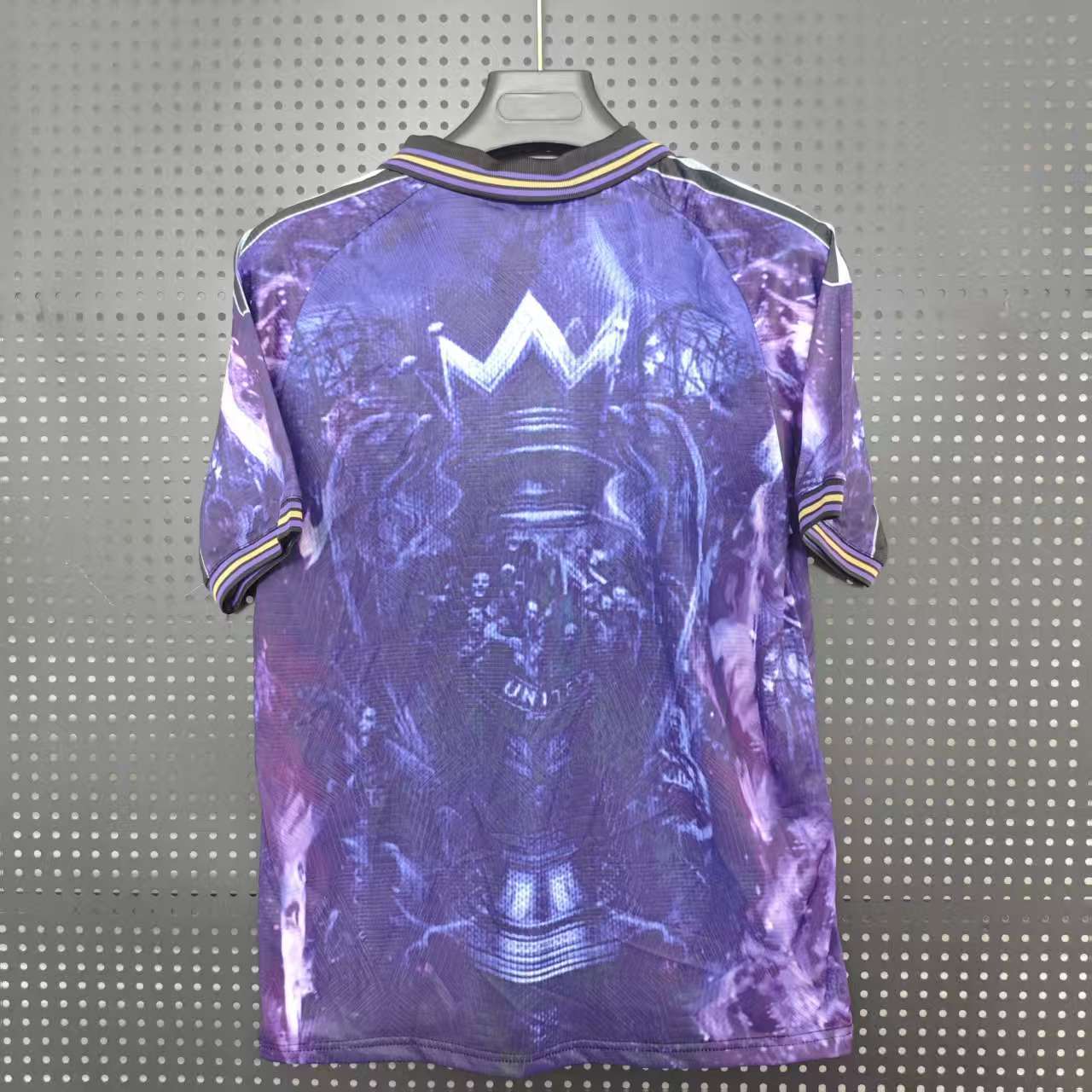 25/26 Manchester United Special Edition Purple Jersey - Purple-Blue Tie-Dye Pattern & Polo Collar