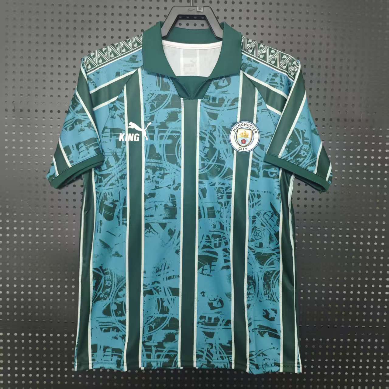 25/26 Manchester City Special Edition Jersey - Light Blue-Dark Green Stripes with Abstract Pattern & POLO Collar