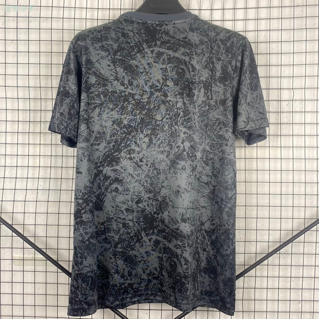 24/25 Manchester United × The Stone Roses 联名 Training Jersey - Grey-Black Splatter Graffiti & Gold Accents