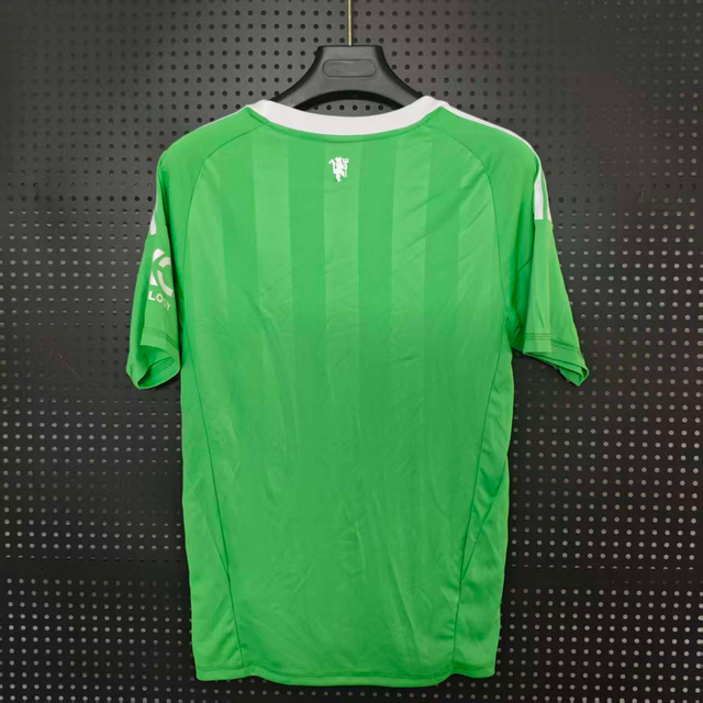 25/26 Manchester United Goalkeeper Jersey - Bright Green with White Accents & Minimalist Design